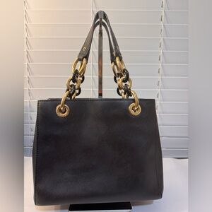 Medium Michael Kors black crossbody/handbag in excellent preowned condition